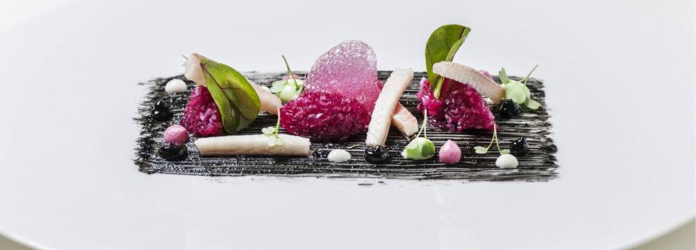 Restaurant Cheval Blanc by Peter Knogl in Basel