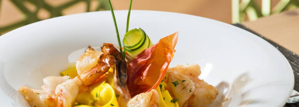 Restaurants in Samedan: Romantik Hotel, Panorama Restaurant, Muottas Muragl