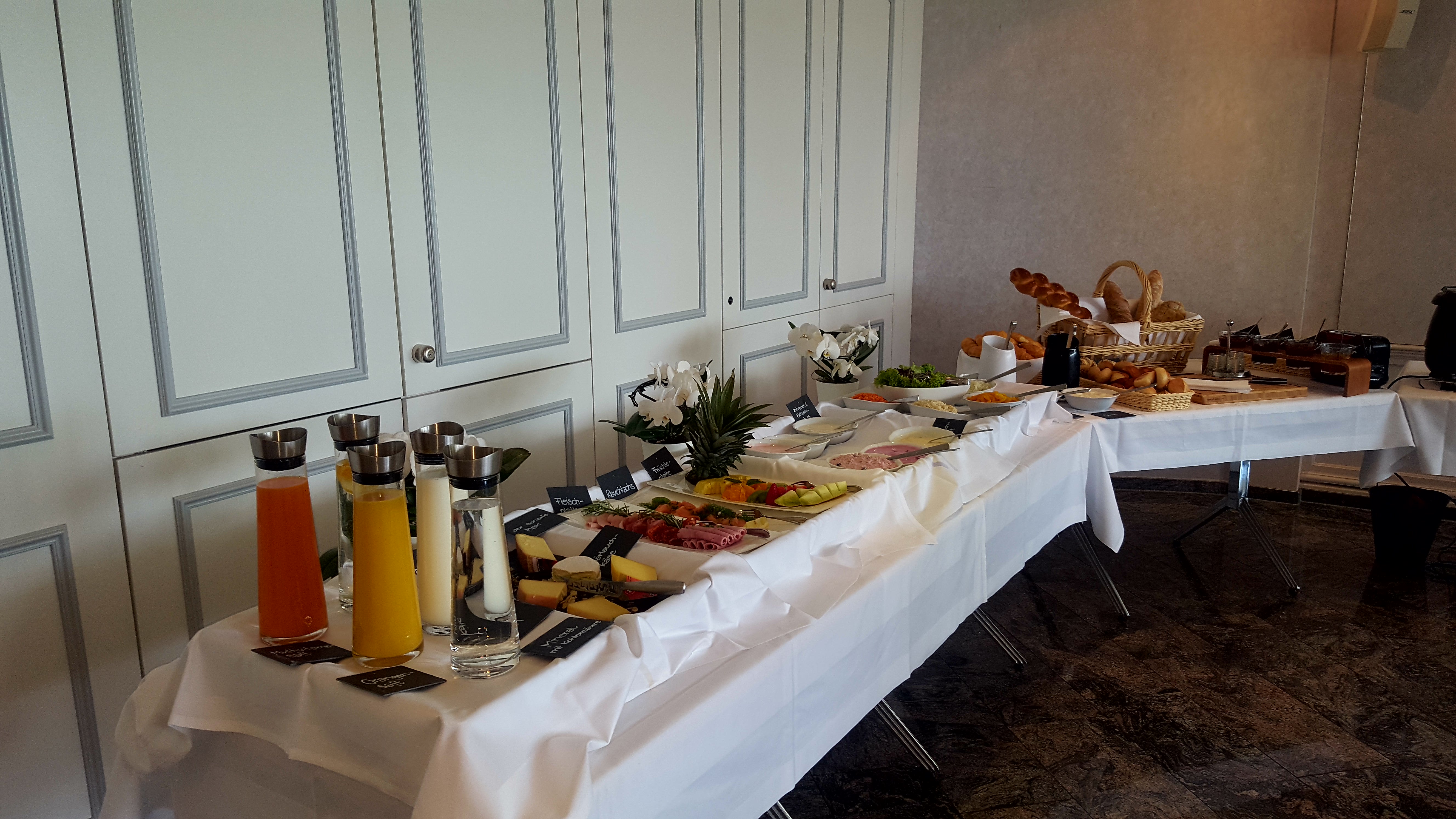 jeden Sonntag Brunch à discrétion von 10.00 - 14.00 Uhr