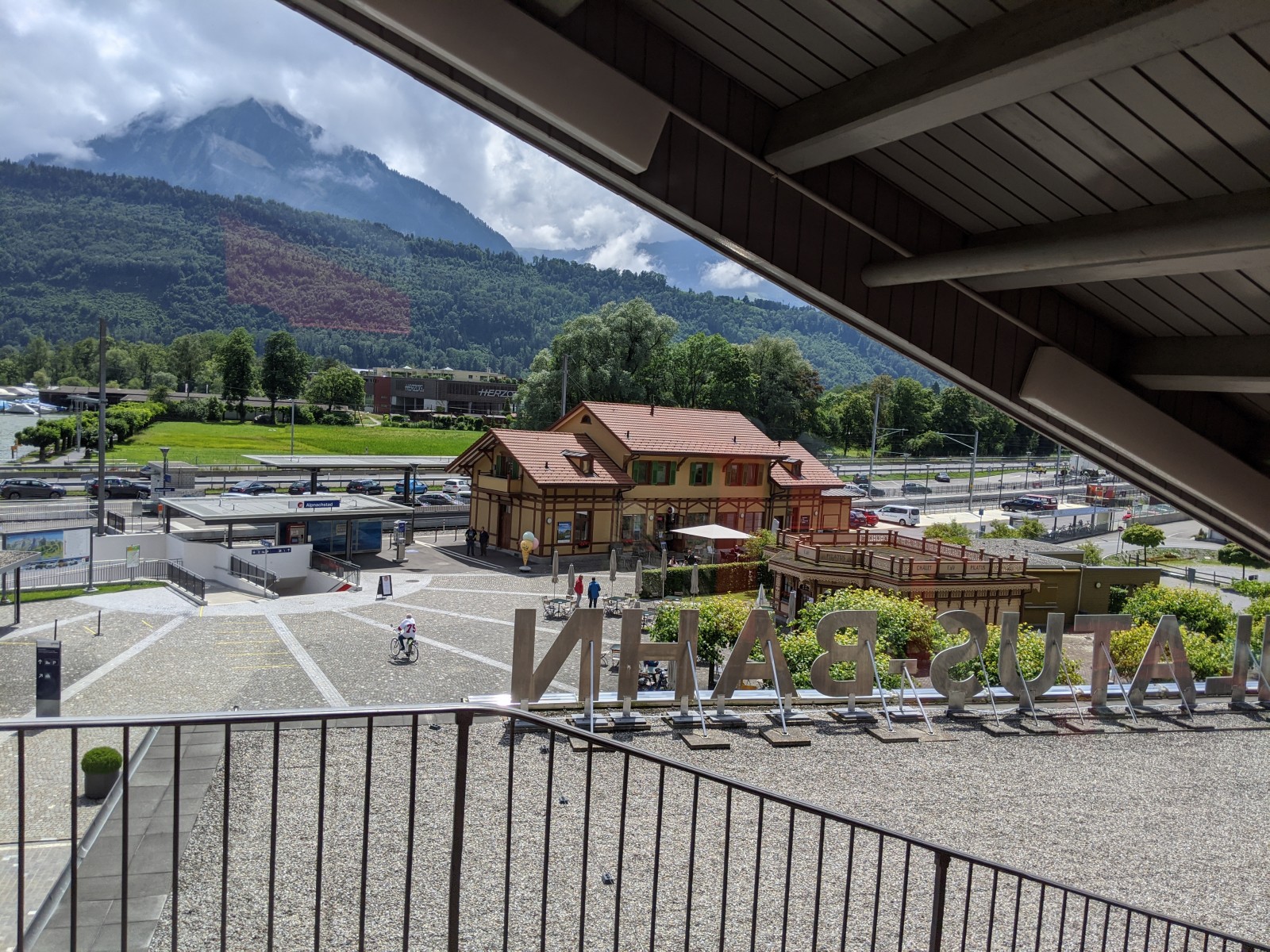 Gleis Drei Bistro[nomie] in Alpnachstad