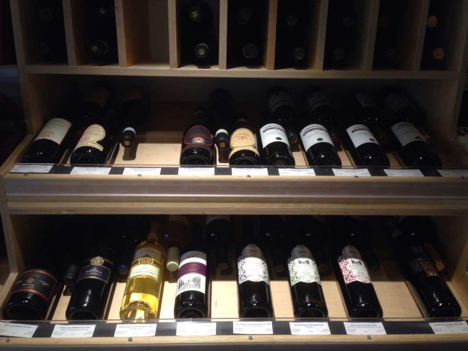Vinothek Vis-à-Wyy in Arlesheim, Foto 4