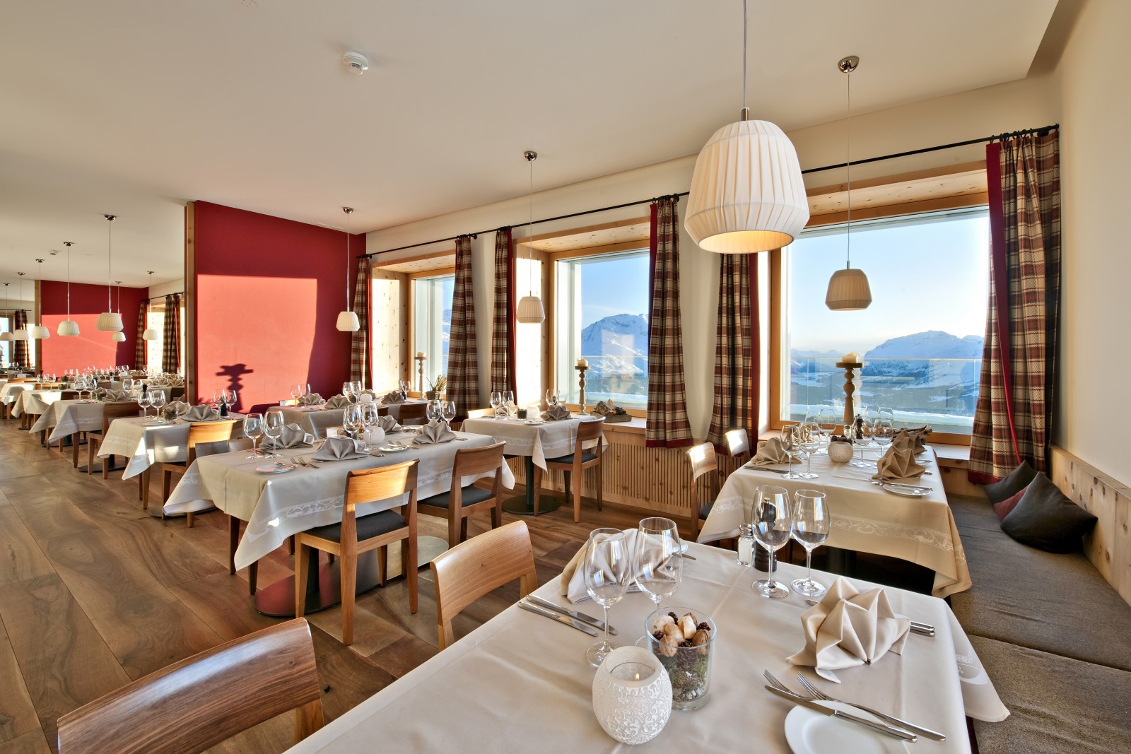 Romantik Hotel, Panorama Restaurant, Muottas Muragl in Samedan, Foto 1