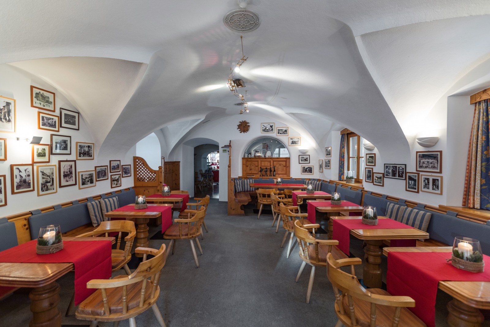 Hotel Restaurant Konditorei in Zuoz, Foto 3