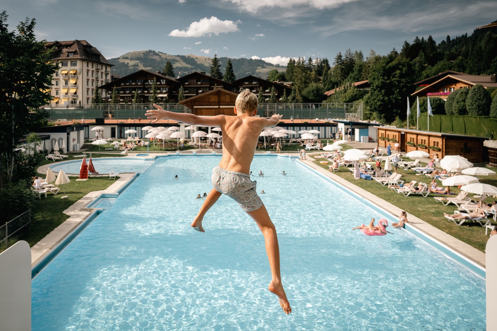 Restaurant Bar beim «PISCINE» in Gstaad