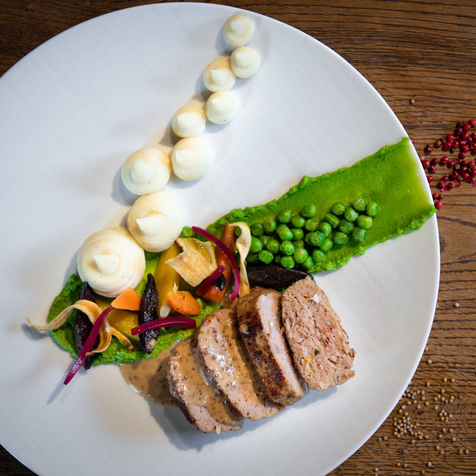 STRAUSS | Restaurant | Vineria & Bar in Winterthur