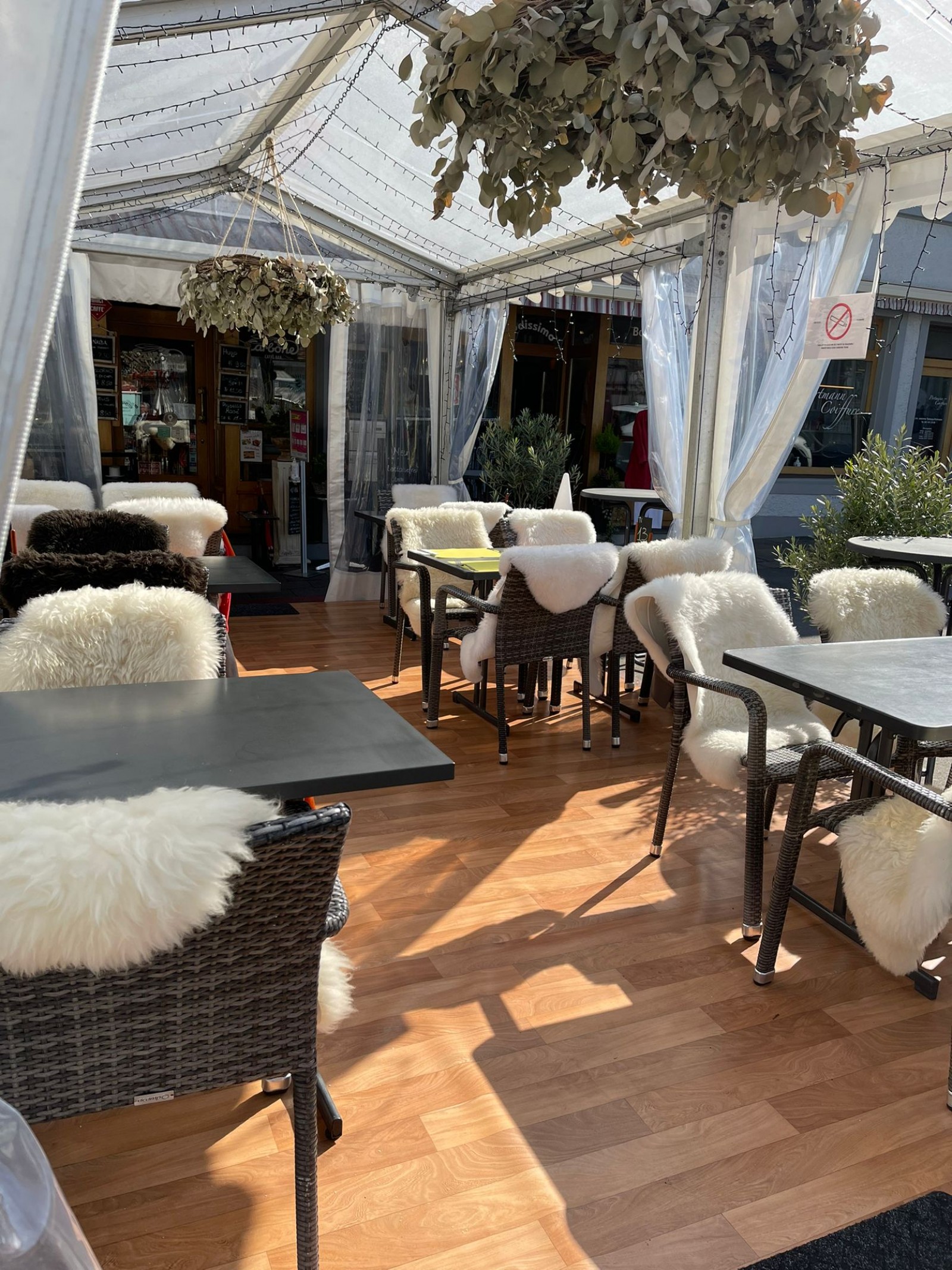 Carbone Caffè-Bar e Locanda in Oberwil, Foto 1