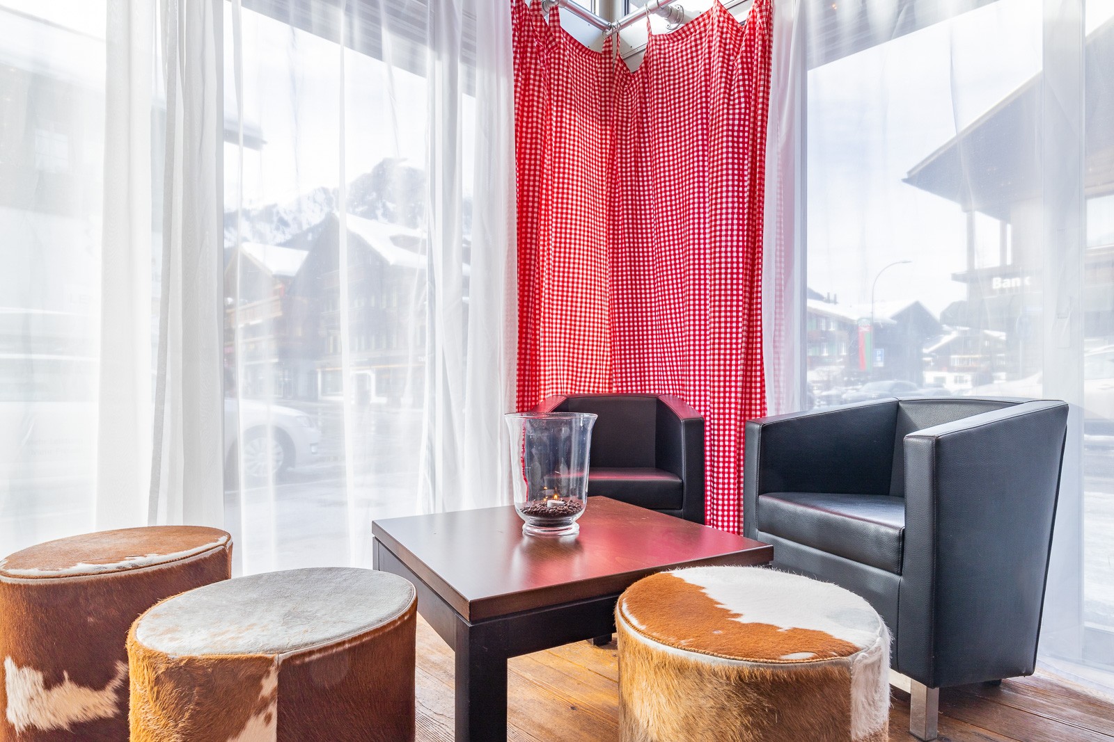 Hirschen Lounge Bar in Lenk im Simmental, Foto 4