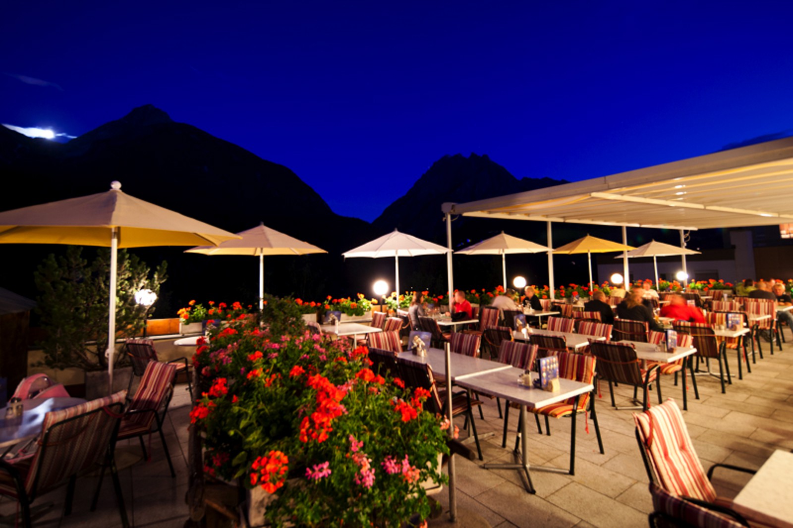 Hotel Restaurant Astras in Scuol, Foto 10