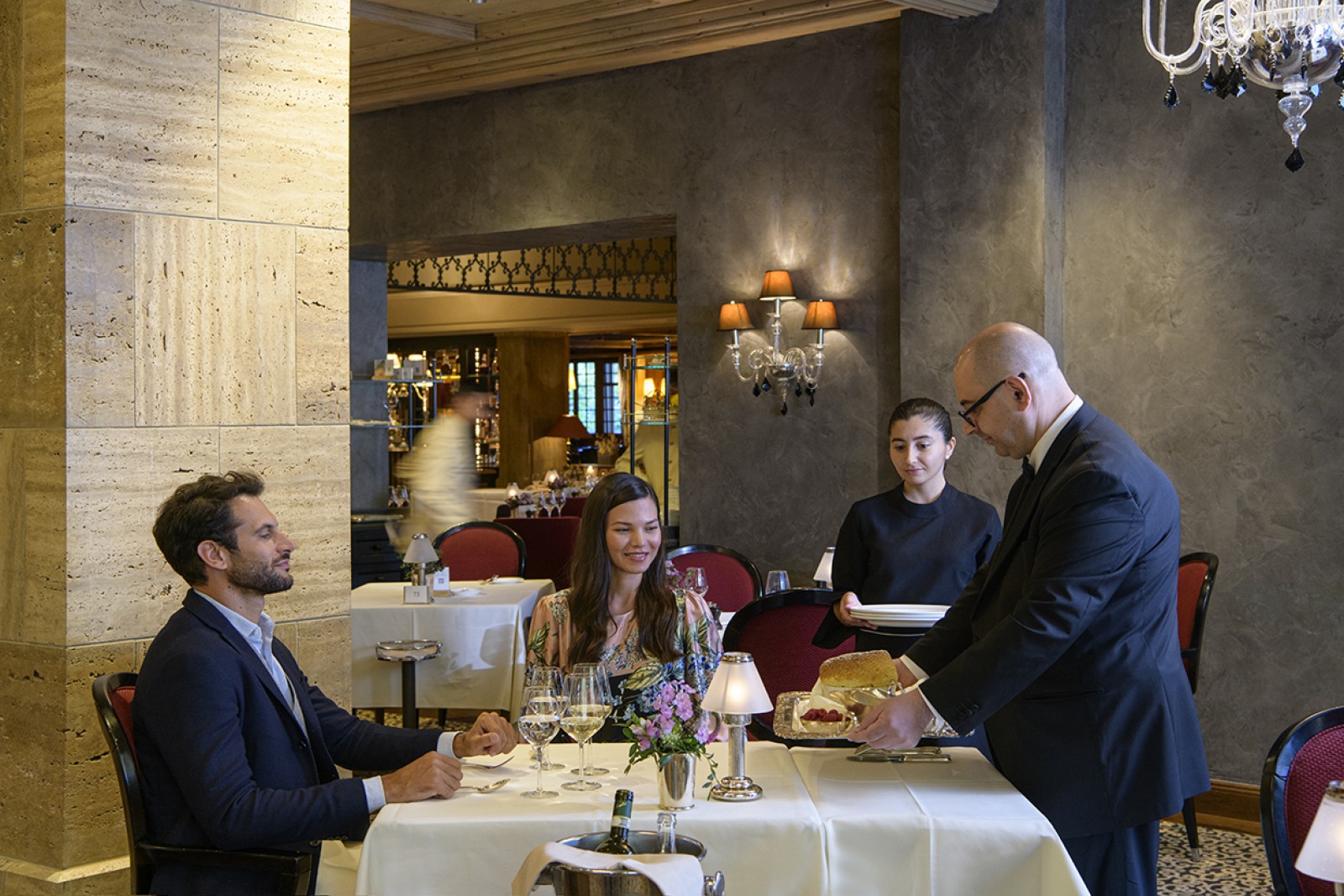 Le Grand Restaurant & La Grande Terrasse in Gstaad, Foto 1