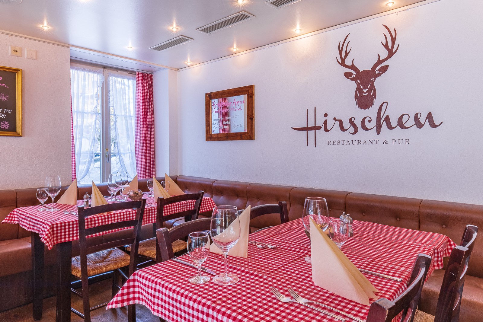 Hirschen Lounge Bar in Lenk im Simmental, Foto 3