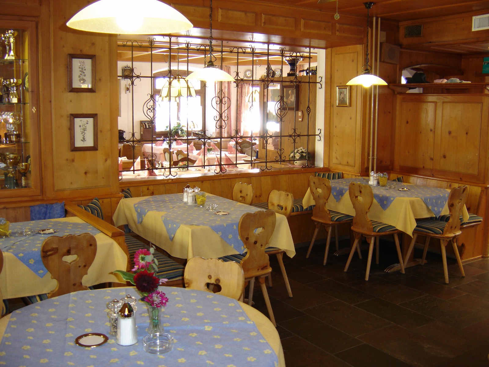 Hotel Restaurant Astras in Scuol, Foto 9