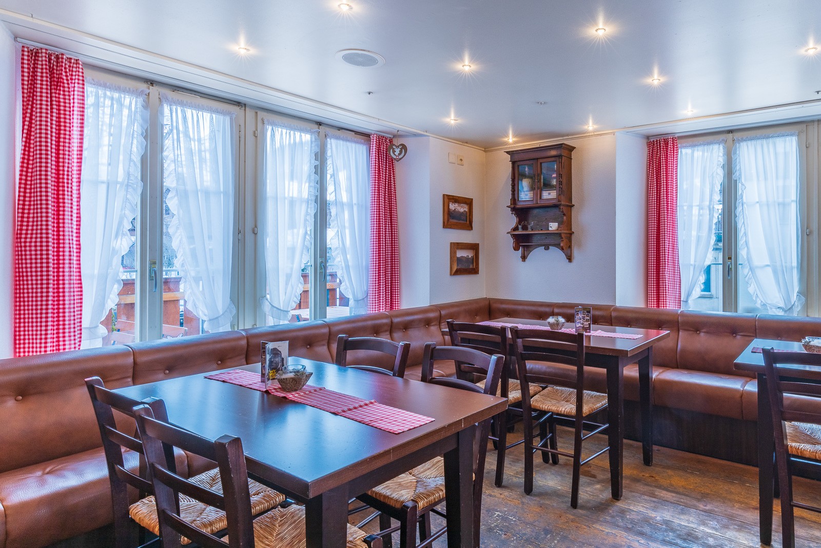 Hirschen Lounge Bar in Lenk im Simmental, Foto 2