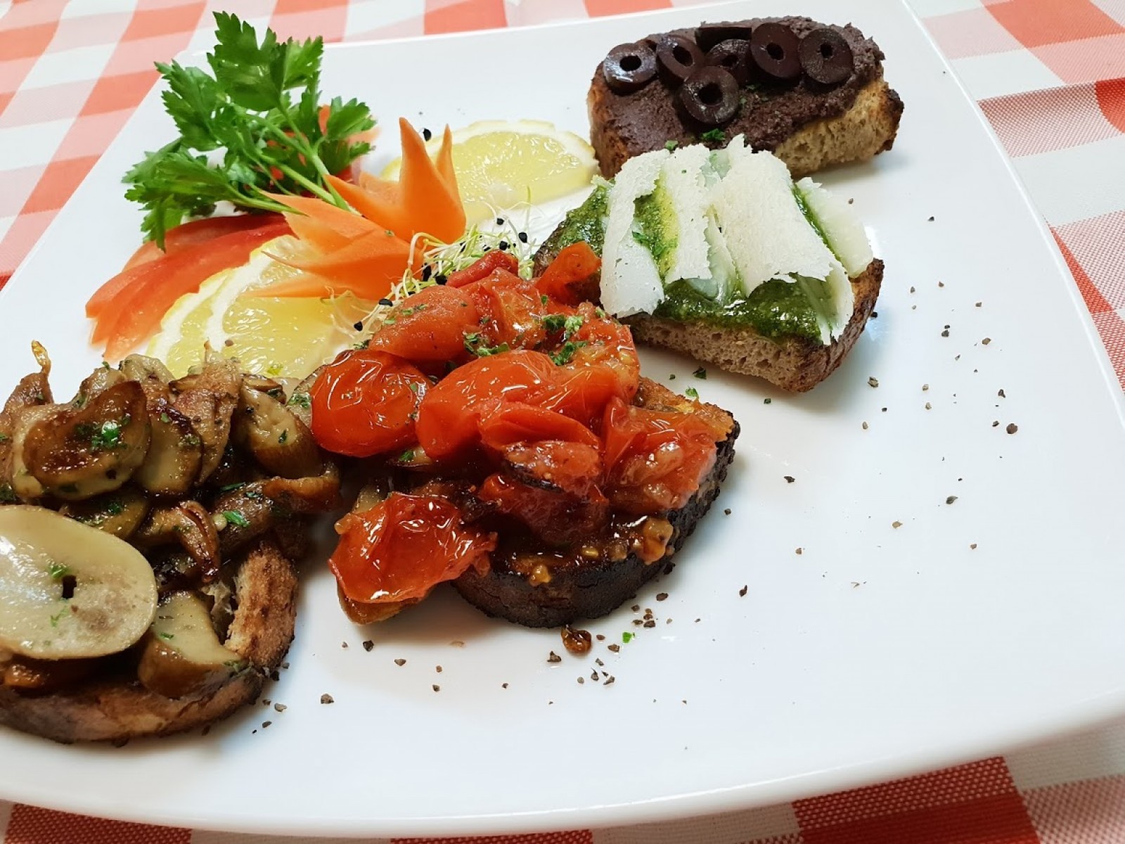 Ristorante Pizzeria del Centro in Ronco sopra Ascona, Foto 12